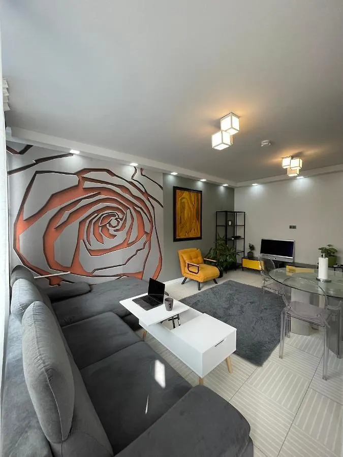 Ferienwohnung Bright: Flat With Balcony - Kitchen - Free Parking Berlin