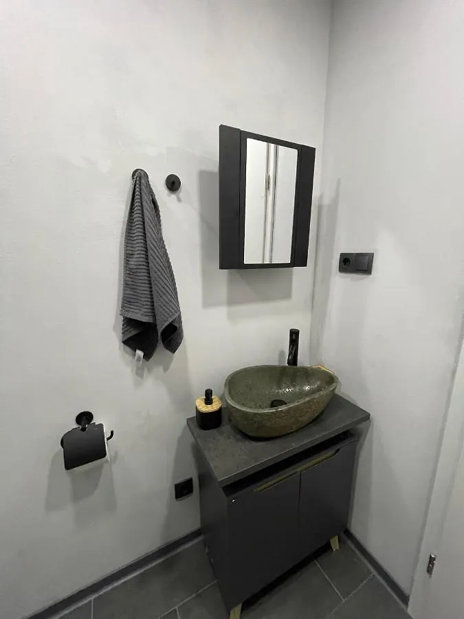 Ferienwohnung Bright: Flat With Balcony - Kitchen - Free Parking Berlin