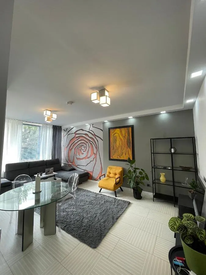 Apartment Ferienwohnung Bright: Flat With Balcony - Kitchen - Free Parking Berlin