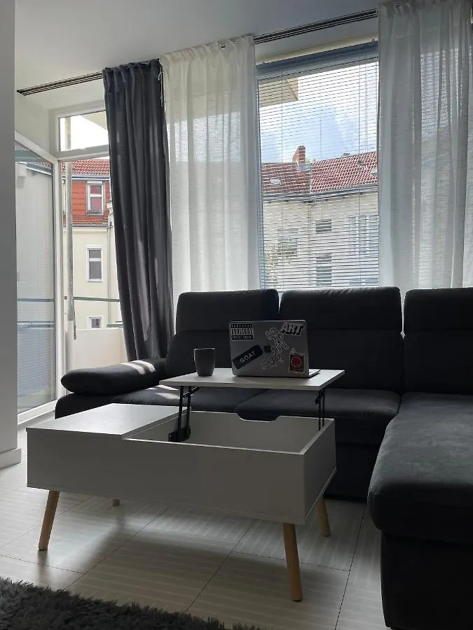 Ferienwohnung Bright: Flat With Balcony - Kitchen - Free Parking Berlin Apartment